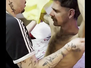 levando rola monstra no cuzinho &lpar;COMPLETO NO RED&rpar;